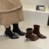 Botines de tacón de aguja de punta fina con hebilla estilo francés para mujer, nuevo modelo otoño e invierno 2026, botas de moda estilizadas y versátiles