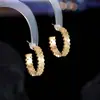 Brincos de Mel de Zircônia Microincrustada em Forma de C de Luxo Leve Estilo Francês, Acessórios de Orelha Metálicos de Estilo Minimalista Vintage de Alta Qualidade