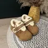 Zapatos tipo Birkenstock con forro de felpa para mujer, nueva colección de invierno 2026 de moda, engrosados y cálidos, botas de nieve mullidas, zapatos de algodón