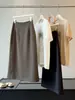 Saia Elegante e Simples Estilo Tailleur para Mulheres, Novo Modelo Verão 2026, Afinando Cintura Alta, Modelo Evasê com Fenda, Saia Lápis, Comprimento Médio