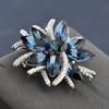 Moda otoño e invierno directa de fábrica ramillete de flores ropa Joker broche de flores de cristal accesorios temperamento brillante de mujer moda de mujer