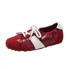 Zapatos de entrenamiento alemanes de piel de cordero súper suaves para mujer, rojo vintage, nuevo modelo 2026, bailarinas casuales deportivas, zapatos de suela plana Forrest Gump
