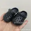 Comércio exterior transfronteiriço vendas domésticas Festival chaveiro pingente chinelos acessórios sapatos com furo pequeno sapatos pequenos fivela pingente de mochila