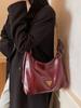 Bolsa de Grande Capacidade Feminina Outono e Inverno Vintage 2025 Novo Design de Nicho Bolsa de Ombro com Corrente Transversal Bolsa de Commuter Bolinho