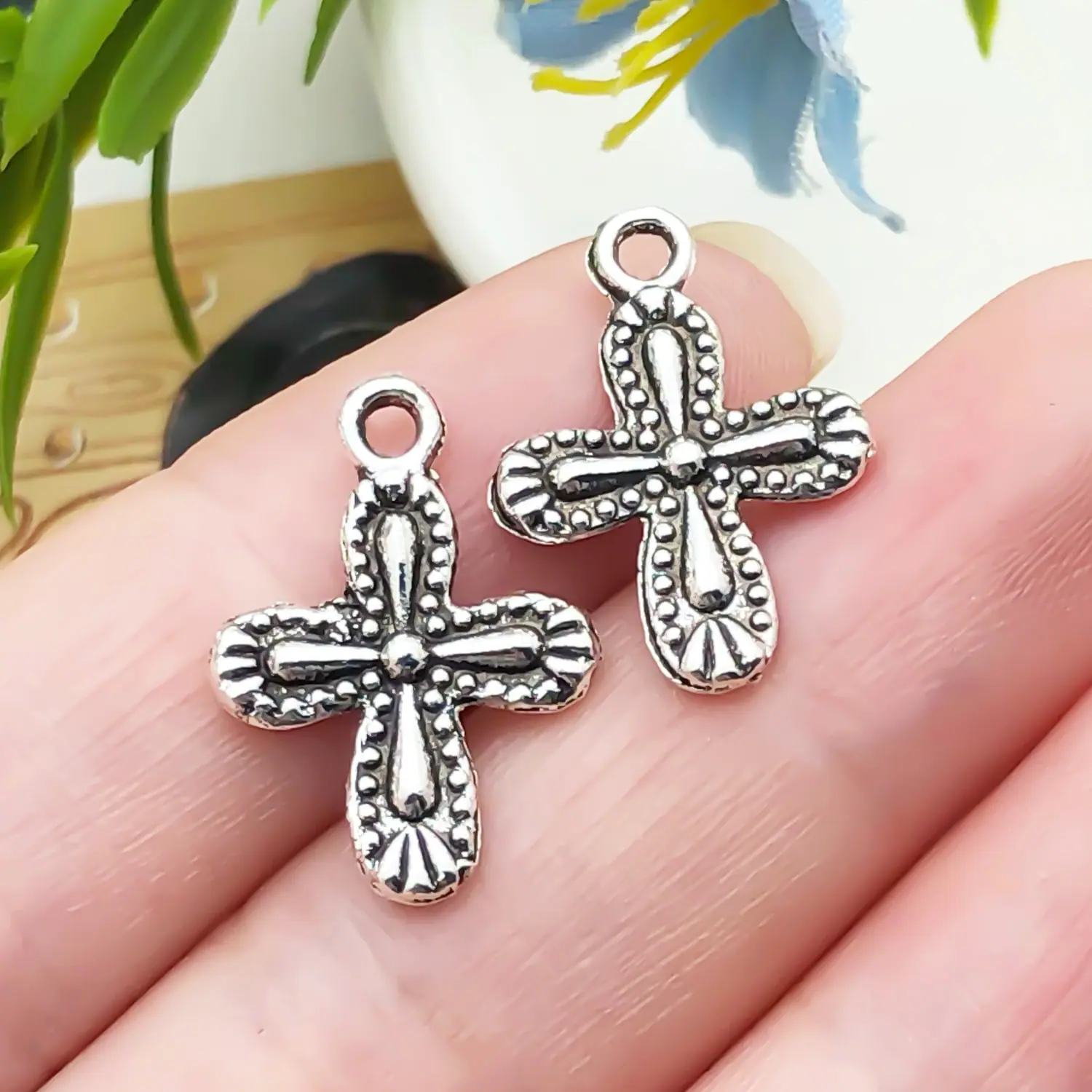 22332-X2-古银锌合金十字架19x14mm-0.7g