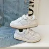 Zapatillas de moda para niños 2026 primavera y otoño unisex con velcro zapatos casuales para niños mayores zapatillas blancas versátiles