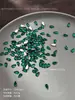 Strass verde esmeralda em formato de gota com base plana, novas decorações e acessórios de nail art estilo luxo, inspirados na corte com esmeralda e zircônia cúbica, atacado