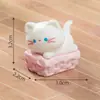 Paisagem em miniatura, fofa figura de gatinho usando uma flor, perfeita para primavera, jardinagem, paisagismo, decorações DIY, enfeites para pendurar e pequenas peças decorativas