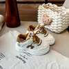 Tênis esportivos infantis 2025 primavera nova moda tênis esportivos leves de sola macia com velcro para meninos sapatos casuais para meninas