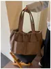 Bolsa Tote Grande Capacidade Estilo Coreano Feminina 2026 Nova Cor Sólida Versátil Simples de Mão Bolsa de Veludo Bolsa de Ombro de Veludo Cotelê
