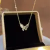Collar de lujo ligero y moderno con forma de corazón de circonita y diamantes, súper brillante, elegante, combinable con todo, de alta calidad, con cadena de clavícula para mujer.