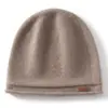 Chapéu de Cashmere Feminino 100% Cashmere Puro Nova Moda Camada Dupla Borda Rebatida Versátil Cor Lisa Tricotado Proteção para Ouvido Chapéu Quente