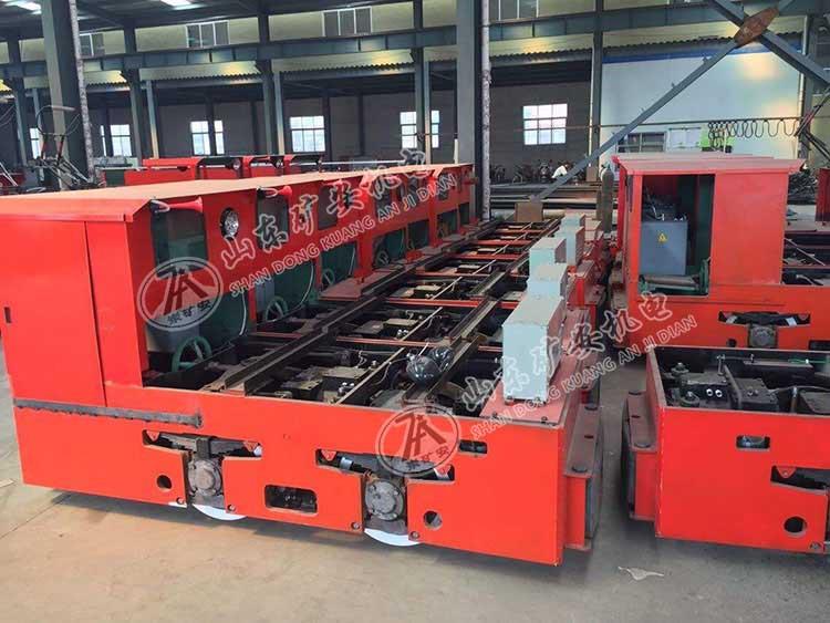 14吨窄轨架线式工矿电机车2.jpg