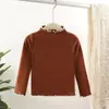 Ropa de niña para primavera y otoño: Camiseta stylish y de moda estilo coreano con bloques de color y ribete de volantes para bebés y niños