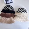 Sombrero de Pescador a Cuadros de Color Contrastante de Moda para Mujer en Otoño e Invierno, Versátil Sombrero de Punto de Lana Casual, Estilo Japonés Resistente al Frío y Cálido