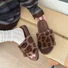 Pantuflas de Felpa Cálidas Estilo Coreano Temperamento Para Uso en Exteriores 2026 Otoño/Invierno Nueva Moda Versátiles Slip-on de Una Tira de Algodón