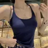 Nuevo top de tirantes versátil de corte ajustado para primavera y verano con almohadillas en el pecho incorporadas, camiseta básica sin mangas con un hermoso diseño en la espalda