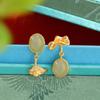 Joyería Yuebao Plata Esterlina S925 Chapado en Oro Jade Hetian Jade de Agua Fina Aretes Vintage Irregulares con Volantes Cara de Huevo