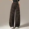 Jeans de mujer de alta gama hechos a medida con estampado de leopardo retro, otoño 2026, de cintura alta, adelgazantes, estampados, con una caída moderna