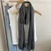 Bufanda de mujer para otoño e invierno, nueva bufanda de seda de color liso de estilo japonés de alta gama, chal largo, calentador de cuello cálido