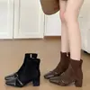 Botas Mary Jane femininas versáteis de moda estilo retrô coreano com retalhos, alça cruzada, bico quadrado e salto grosso baixo 2026