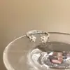 Exquisito Anillo Minimalista de Flor de Perla para Mujer Nicho Gama Alta Abierto Ajustable Anillo para Dedo Índice Anillo Versátil para Apilar