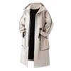 Moda Masculina Tendencia Otoño e Invierno 2025 Nuevo Estilo Abrigo Chaqueta con Capucha Holgado de Longitud Media Hasta la Rodilla