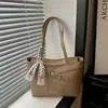 Bolsa de mujer de gran capacidad, estilo casual, nueva colección 2026, otoño retro, simple y a la moda, adecuada para ir al trabajo, bolso de hombro, bolso tote