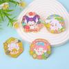 Broches Metálicos de la Serie Sanrio Más Vendidos, Dibujos Animados Kuromi, Cinnamon Dog, Kt Cat, Insignias de Moda Versátiles