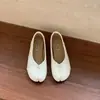 Bailarinas retro plisadas de punta dividida para mujer, nuevo estilo 2026, sin cordones, versátiles, zapatos Mary Jane planos