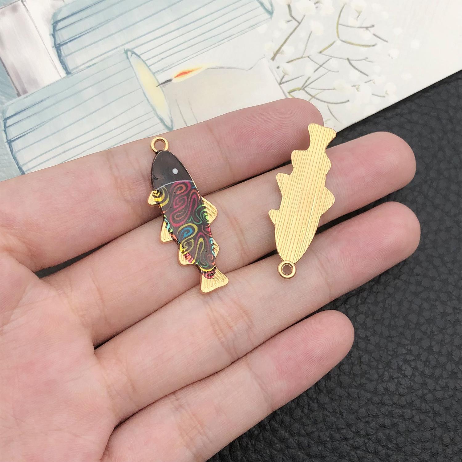 19302-X-色合金滴油海洋动物拼色小鱼36x14mm-1