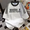 Camiseta de Manga Curta com Estampa de Letras de Marca Tendência Design de Nicho, Top Versátil Estilo Casal Soltinho Casual de Verão