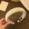 Diadema retro de alta calidad con dientes para otoño e invierno para mujer, diseñada para realzar la apariencia de la coronilla, nuevo estilo 2026, antideslizante, accesorio para el cabello versátil