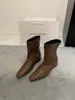 Botas de tornozelo quadradas estilosas com aumento interno de 5 cm para mulheres, nova coleção outono 2026, projetadas para fazer mulheres baixinhas parecerem mais magras, adequadas para o trabalho