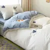Juego de Ropa de Cama de Algodón Lavado de Algodón Cuatro Piezas Nuevo 2026 Juego de Tres Piezas Estilo Sábana Funda Nórdica de Algodón Puro Dormitorio Estudiantil