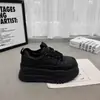 Sapatos Plataforma Tênis Brancos de Solado Grosso para Mulheres Verão 2026 Aumentadores de Altura Tênis Casuais de Couro Genuíno para Estudantes Tênis Casuais Versáteis
