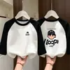 Camiseta Interior Básica de Cuello Redondo DeRong para Bebé Niños 2026 Otoño/Invierno Nuevo Estilo Camiseta de Manga Larga con Parches