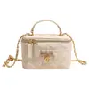 2026 Nova Bolsa de Corrente com Padrão de Diamante Feminina Versátil Pequena Quadrada de Mão Toque de Alto Padrão Bolsa de Ombro Estilo Coco Transfronteiriça