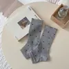 Meias de bolinhas femininas para o início do outono meias de meia-panturrilha antiderrapantes para menina meias de meio dedo estilo coreano ins casuais de algodão folgadas atacado