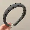 2026 Nuevo Estilo Diadema de Mujer Plisada de Ala Ancha Sensación de Alta Gama Cubre la Parte Superior del Cráneo Hace que la Cara se Vea Más Pequeña Cubre la Raya del Cabello Pinza para el Cabello Accesorio para el Cabello