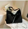 Bolsa de Ombro Pequena para Axila Feminina Bolsa Tote de Grande Capacidade Nova Bolsa de Ombro 2025 Moda para o Dia a Dia Mochila de Alta Qualidade