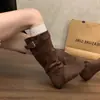 Botas altas Chuyuji de estilo retro francés, punta redonda, tacón de bloque, suela plana, por debajo de la rodilla, nuevo estilo 2026, plisadas y versátiles