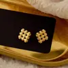 Pendiente cuadrado hueco con sentido de diseño electrochapado en oro real de 18 quilates exquisito todo partido temperamento pendientes de mujer pendientes retro para ir al trabajo