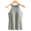 Camisole feminina com gola halter e bojo embutido, adequada tanto para usar por baixo quanto por cima, top sem mangas, cor lisa, corte justo, confortável, não precisa usar sutiã