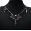 Collar de Murciélago Corazón Gótico Retro de Halloween Más Vendido en Europa y América Colgante con Forma de Corazón Ojo de Diablo Oscuro Venta al por Mayor