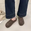 Adicionar pedal de pé sola grossa inverno lã 2026 pelúcia bolinhas algodão chinelos chinelos da moda mulheres da moda plus veludo salto escondido