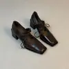 Zapatos de ballet estilo inglés Chuyuji con un diseño nítido y elegante, correas cruzadas, punta cuadrada, tacón alto grueso, zapatos Mary Jane de una sola tira para mujer