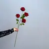 Nueva rosa de 4 cabezas, rosa en botón, arreglo floral de techo alto para salón de bodas, rosa de boda, arte floral de cascada, accesorio de decoración suave