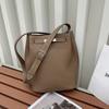 Bolsa Kelly Bucket de Couro Bovino de Primeira Camada, Bolsa Feminina de Couro Genuíno de Grande Capacidade, Bolsa de Ombro Versátil com Alça Larga, Bolsa Transversal