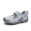 Sapatos Infantis Sandálias Esportivas Infantis 2026 Novo Verão Meninas Crianças Médias e Grandes Malha Respirável Sapatos de Malha Super Bonitos